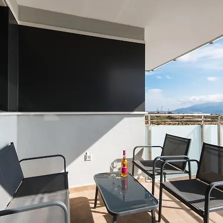 & Tech Park Apartment *
